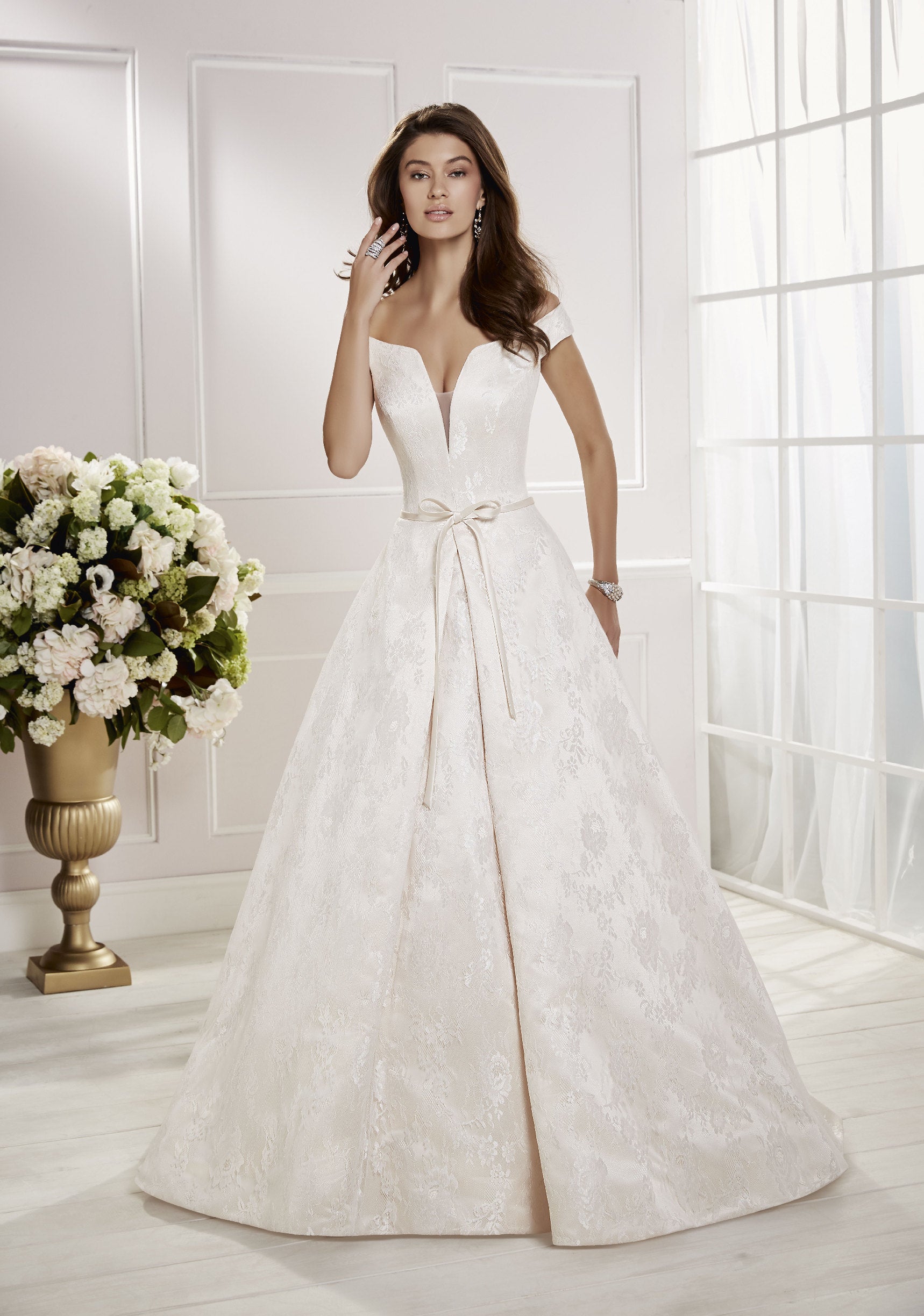 Ronald Joyce Celestina New Wedding Dress Save 50% - Stillwhite